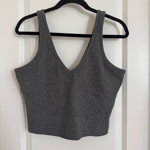 GapFit Studio Ribbed Heather Grey Cropped Athletic Top with built-in bra, L